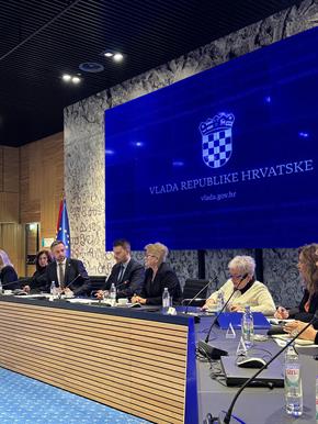 Slika: SVEČANA SJEDNICA POVJERENSTVA VLADE REPUBLIKE HRVATSKE ZA OSOBE S INVALIDITETOM